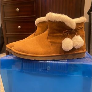 Tan short Arizona jeans boots